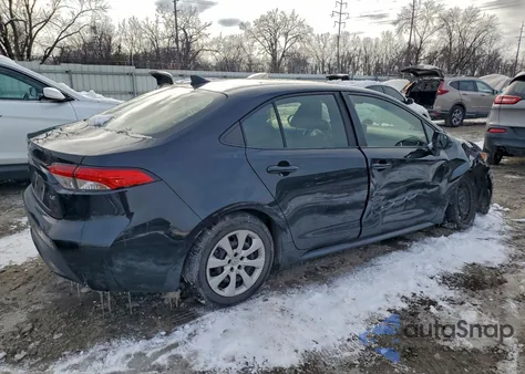 2022 Toyota Corolla Le z USA, uszkodzony, nr VIN JTDEPMAEXNJ228804